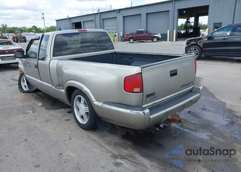 1998 Chevrolet S-10 Ls Sportside z USA, uszkodzony, nr VIN 1GCCS19W7W8157085
